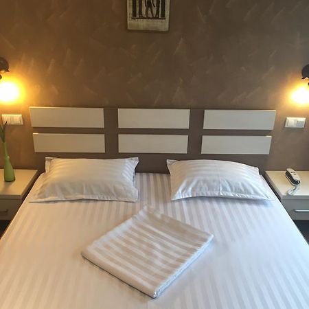 Pension Cleopatra Targu Mures Exterior foto