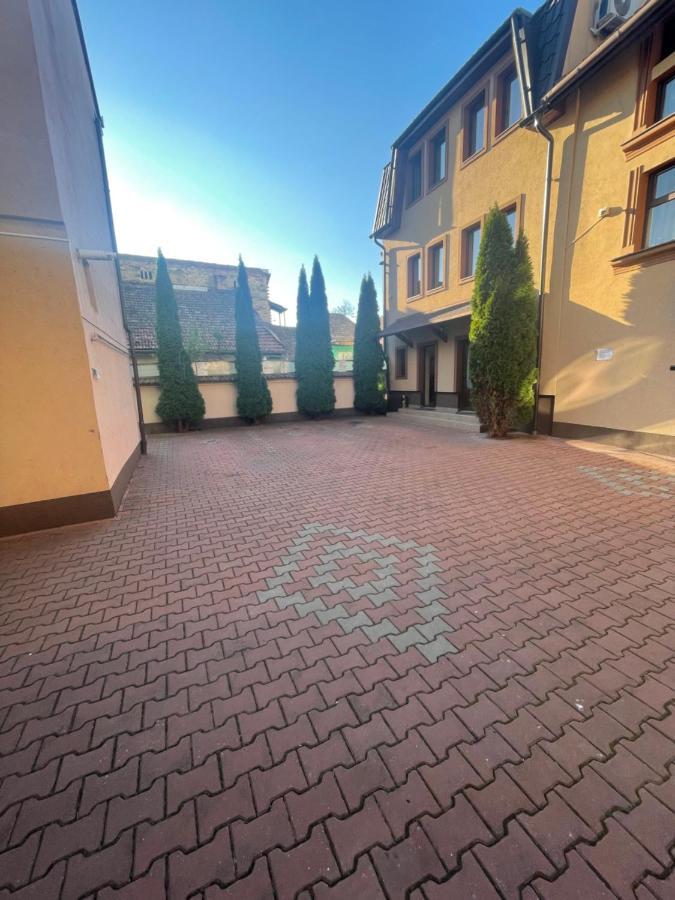 Pension Cleopatra Targu Mures Exterior foto