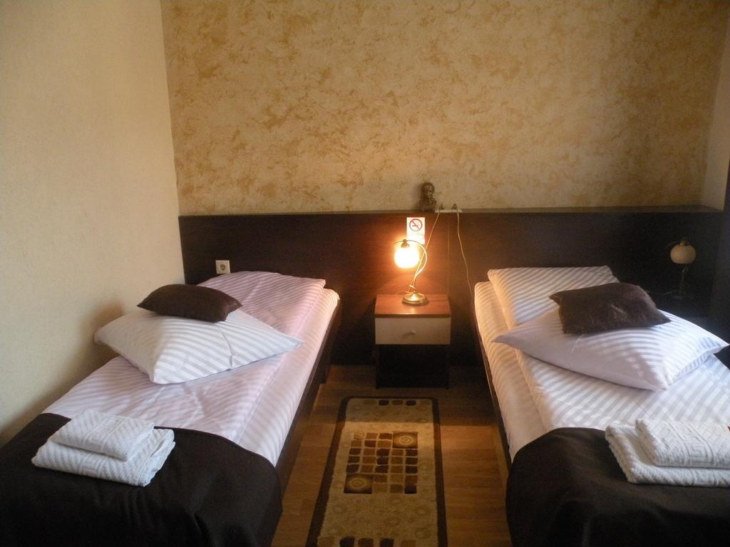 Pension Cleopatra Targu Mures Quarto foto