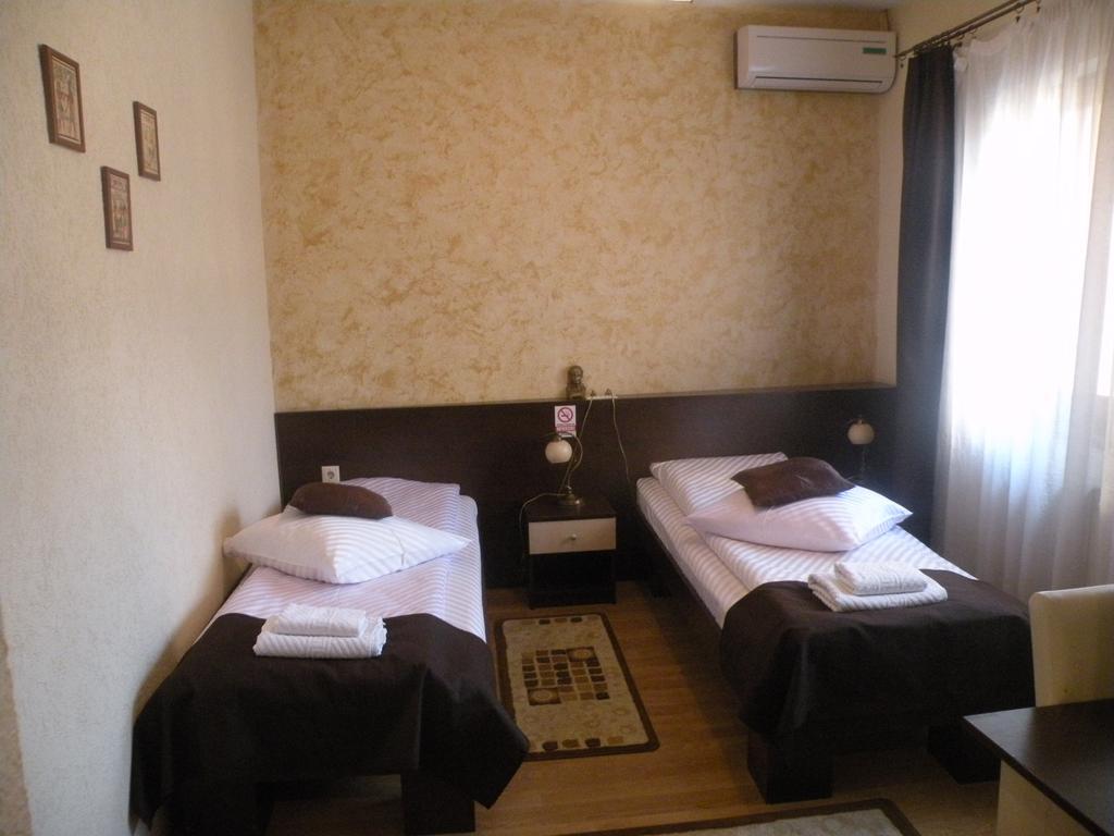 Pension Cleopatra Targu Mures Quarto foto