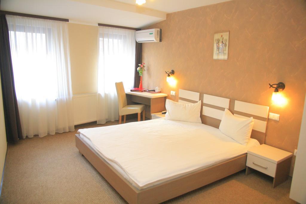 Pension Cleopatra Targu Mures Exterior foto