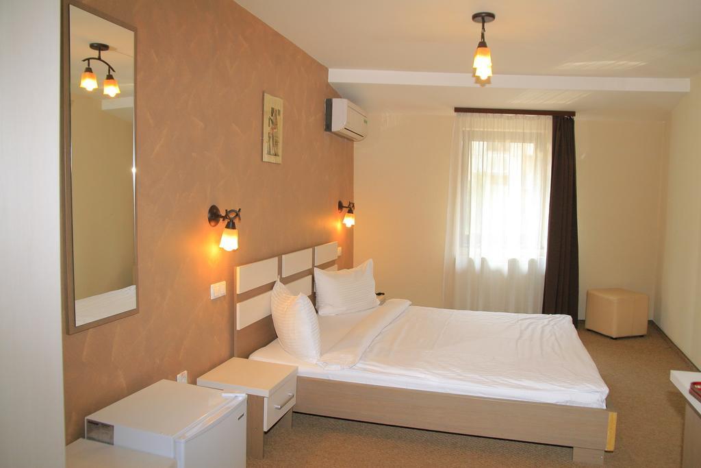 Pension Cleopatra Targu Mures Quarto foto