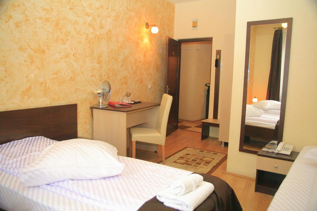 Pension Cleopatra Targu Mures Quarto foto