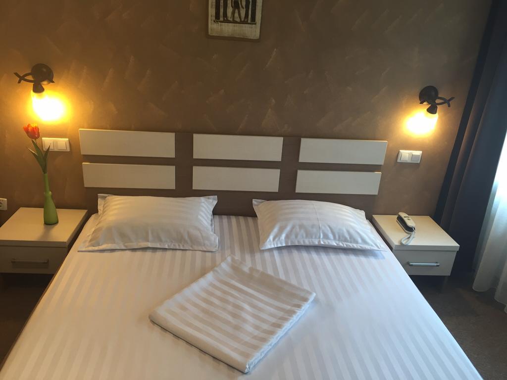 Pension Cleopatra Targu Mures Exterior foto